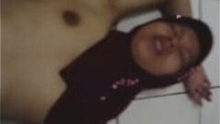Amateur arab couple - porn video